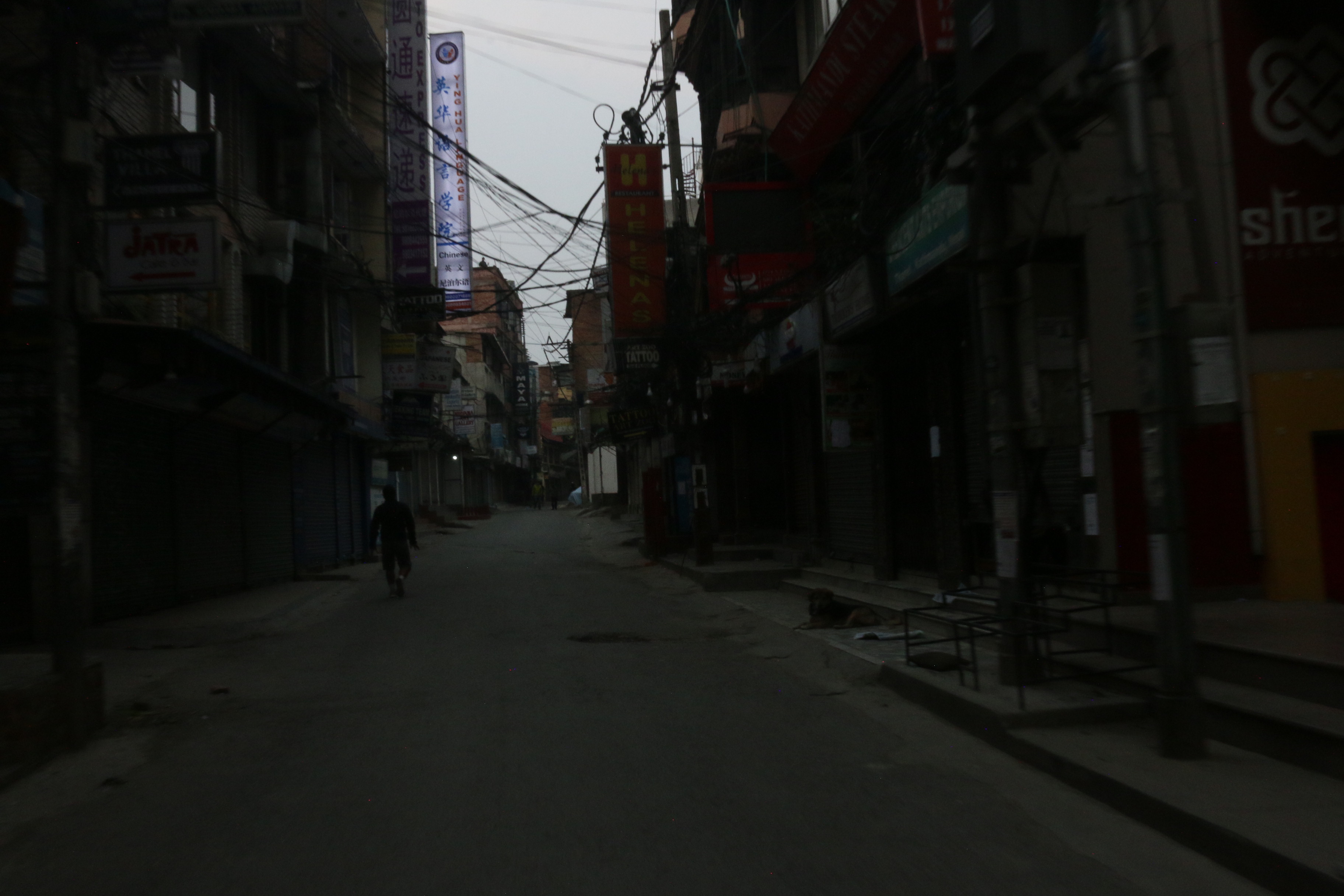 ठमेलभित्रको अव्यवस्थित तार हटाइने